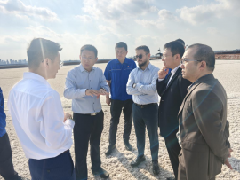 沙特水務局副局與光語生物公司負責人參觀漢沽鹽場